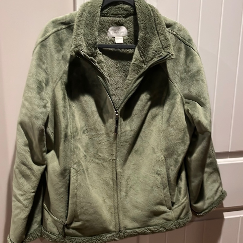 CLOSET CLEAR OUT Removed  2morrow Morning ! NWOT Women’s Sherpa Jacket